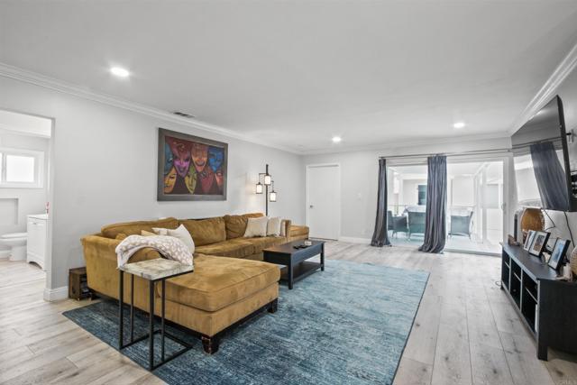Detail Gallery Image 3 of 27 For 4903 Deeboyar Avenue, Lakewood,  CA 90712 - 5 Beds | 4 Baths