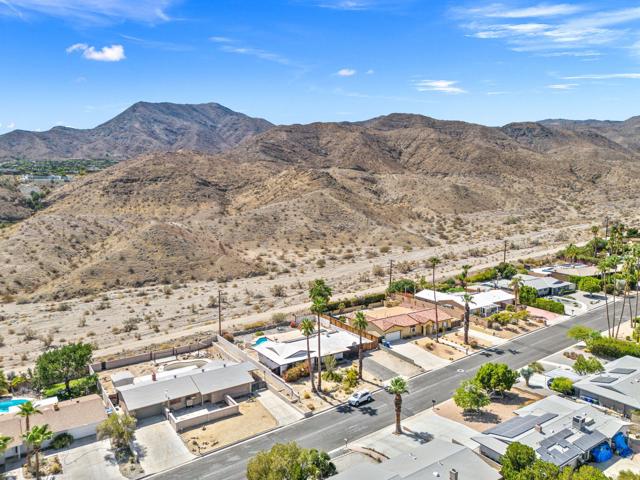 38280 Chuperosa Lane, Cathedral City CA: https://media.crmls.org/mediaz/5b630527-a4cb-4409-b2d2-81d0d26b5529.jpg