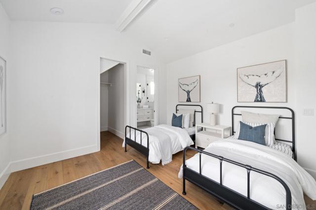 461 Country Club Ln, Coronado CA: https://media.crmls.org/mediaz/5b63b1b5-fa83-4a71-89f8-cee8acc83a82.jpg