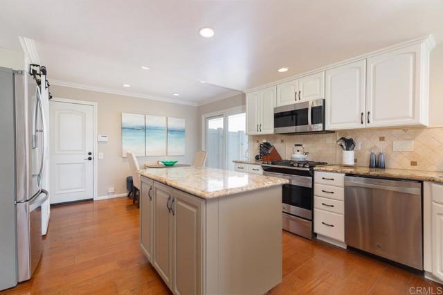 10667 Viacha Dr, Tierrasanta CA: https://media.crmls.org/mediaz/5b63d900-84f6-4bbc-9aa8-6840d5e04144.jpg