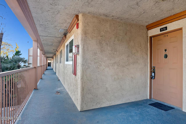 916 Lighthouse Way, Port Hueneme CA: https://media.crmls.org/mediaz/5b63fbb8-41cf-4ed7-ba48-688a39234b0b.jpg