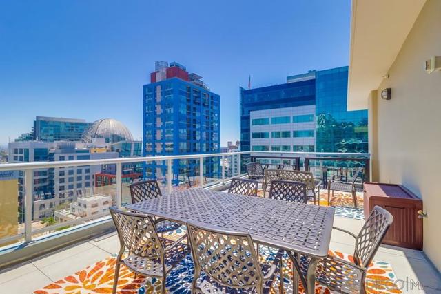 427 9th Ave, San Diego CA: https://media.crmls.org/mediaz/5b6475ac-8f98-4f69-90bd-bd964dbba49f.jpg