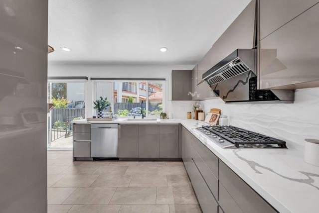 6 Whitecliff Court, San Mateo CA: https://media.crmls.org/mediaz/5b648c63-8c3c-4e67-bcb1-fe754b11c5c0.jpg