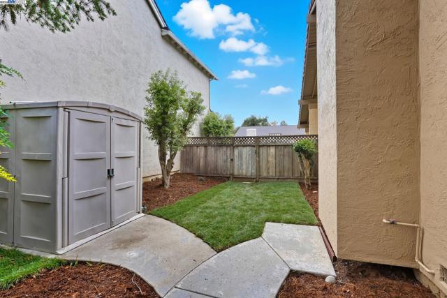 7444 Pecan Court, Pleasanton CA: https://media.crmls.org/mediaz/5b64aceb-60ff-432a-b82c-c0234d3ea8c3.jpg