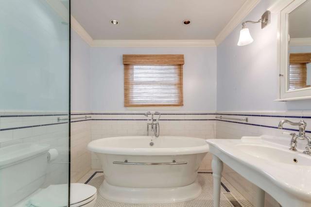 327 Bay Road, Menlo Park CA: https://media.crmls.org/mediaz/5b6508e2-9340-4d7f-9ddb-5c4c48f944d6.jpg