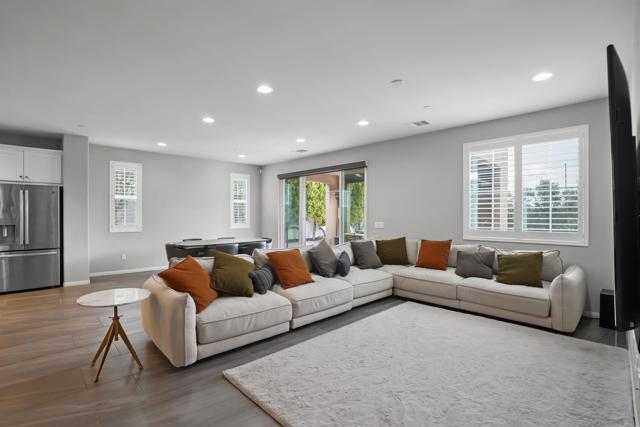 48 Clearwood Street, Fillmore CA: https://media.crmls.org/mediaz/5b665217-0aee-4651-bc62-7e91ab57952f.jpg