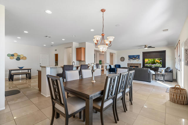 Image 11 of 45 For 84345 Volare Avenue