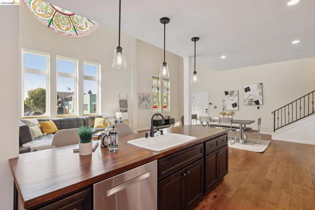 Image 11 of 51 For 6300 Shattuck Ave  1