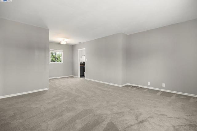 456 Custer Rd, Hayward CA: https://media.crmls.org/mediaz/5b68937d-12c9-44fa-8e78-02325f0169fd.jpg