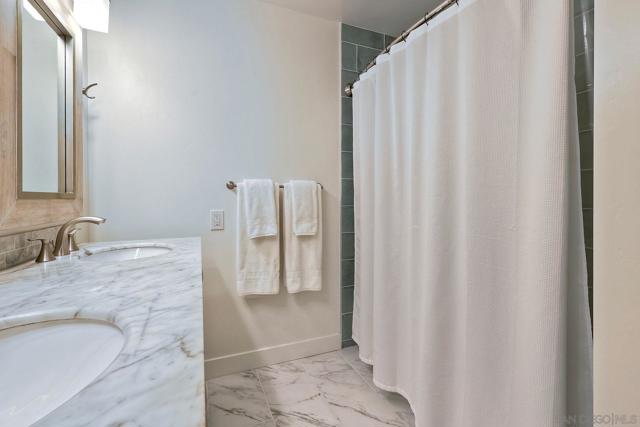 1174 Locust St, San Diego CA: https://media.crmls.org/mediaz/5b68c3e2-1dcd-4692-ad91-fd35f0033616.jpg