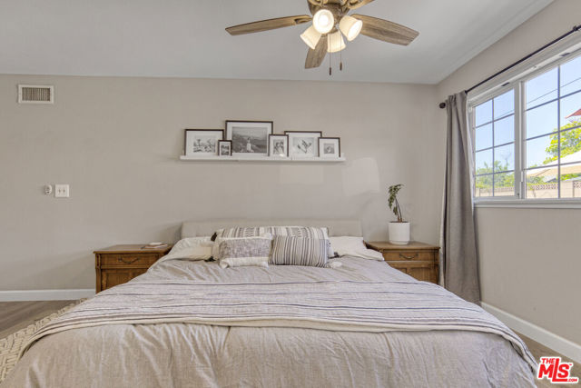 2735 Beth Place, Simi Valley CA: https://media.crmls.org/mediaz/5b690846-ff83-40a9-9579-c9d409a6c481.jpg
