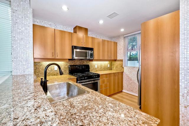 Detail Gallery Image 10 of 57 For 1545 State Street, San Diego,  CA 92101 - 2 Beds | 2 Baths