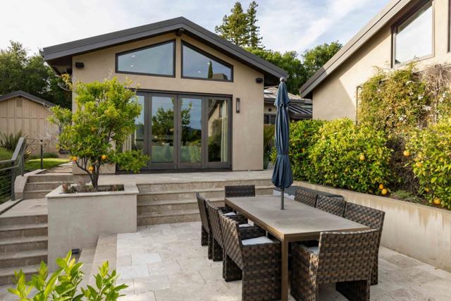 40 Tagus Court, Portola Valley CA: https://media.crmls.org/mediaz/5b6ab2e6-ccbe-430e-83b6-f36e76cb81e4.jpg
