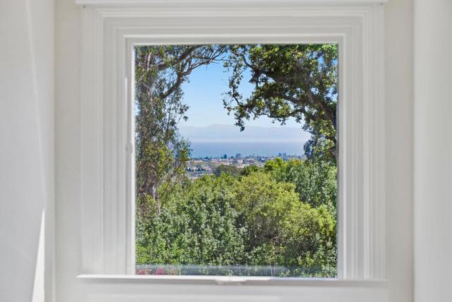 3696 Tiffani Court, Santa Cruz CA: https://media.crmls.org/mediaz/5b6b57e9-d7a7-470a-9232-93ebe3845a2a.jpg