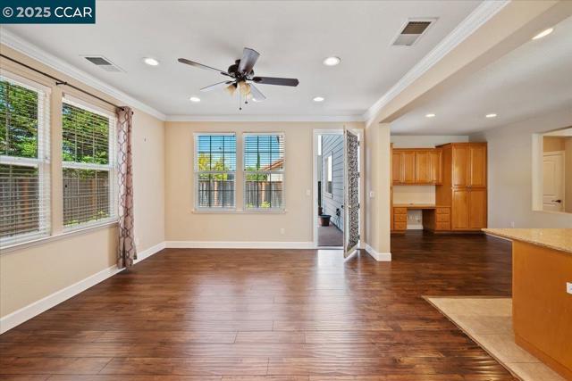 2901 Embleton Ln, San Ramon CA: https://media.crmls.org/mediaz/5b6b96f5-424c-4233-a3df-c6ce24260e44.jpg