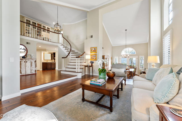 Detail Gallery Image 10 of 72 For 3153 Dragonfly St, Glendale,  CA 91206 - 4 Beds | 3 Baths