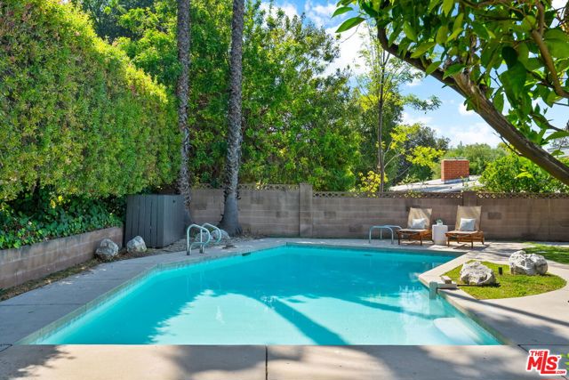22946 Brenford Street, Woodland Hills CA: https://media.crmls.org/mediaz/5b6c3e24-b803-4294-bd1a-e98a84c34795.jpg