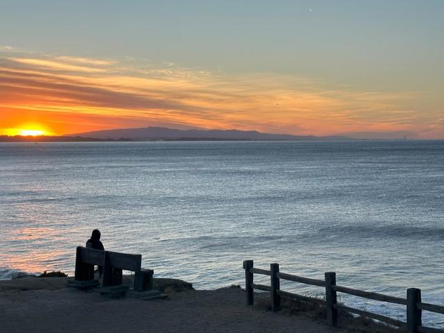 3900 Alameda Avenue, Capitola CA: https://media.crmls.org/mediaz/5b6ccf4f-c4ec-4b35-b046-71c33c331fd3.jpg