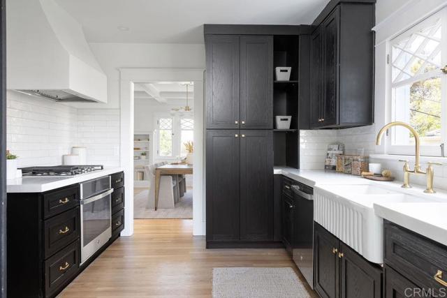 4171 Ibis St, Mission Hills (San Diego) CA: https://media.crmls.org/mediaz/5b6d0ef2-60d5-428e-9011-0ae9ca193e8d.jpg