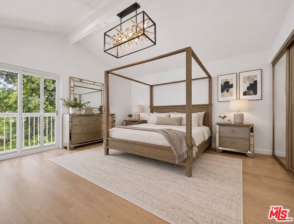 https://media.crmls.org/mediaz/5b6d3248-6511-4c1c-be7f-32e09007df0d.jpg?preset=X-Large