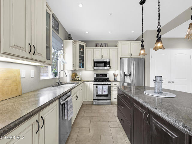 293 Springmist Lane, Simi Valley CA: https://media.crmls.org/mediaz/5b6d5253-c8a5-45a7-8f83-02b0b38e9e24.jpg