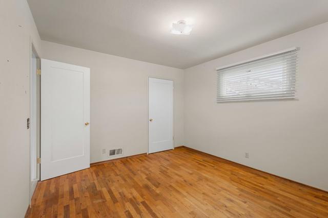7 Setter Place, Monterey CA: https://media.crmls.org/mediaz/5b6d59c1-b427-494c-8ef9-f4bccb709361.jpg