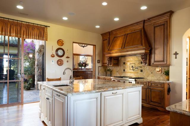 7595 Paseo Vista, Monterey CA: https://media.crmls.org/mediaz/5b6d8d21-8ba1-4a06-aafa-44173859f982.jpg