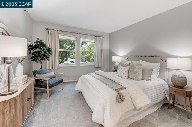 1840 Tice Creek Dr, Walnut Creek CA: https://media.crmls.org/mediaz/5b6d8eaf-4de1-4184-a292-b61de6d3f6dd.jpg