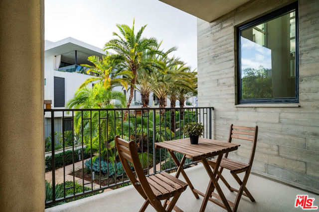 5929 Coral Place, Playa Vista CA: https://media.crmls.org/mediaz/5b6eb481-4360-4c9f-9051-d978caffaff8.jpg