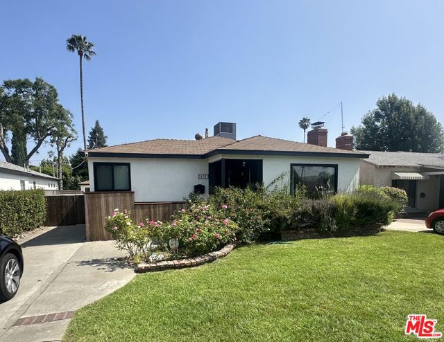 14357 Collins Street, Sherman Oaks CA: https://media.crmls.org/mediaz/5b6f46ab-b679-48cd-9e6b-ca28b2450c13.jpg