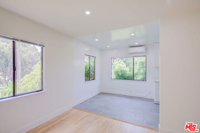 11825 Iowa Avenue, Los Angeles CA: https://media.crmls.org/mediaz/5b6fb393-9567-4e1e-9588-314124b7d003.jpg