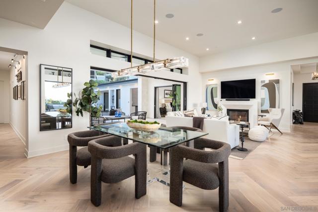 2365 Via Siena, La Jolla CA: https://media.crmls.org/mediaz/5b6fdc02-f82a-4749-8435-f54a96e56640.jpg