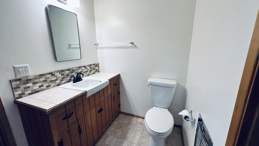 https://media.crmls.org/mediaz/5b6fdcd3-547b-49d5-b43e-e680e5196eda.jpg?preset=X-Large