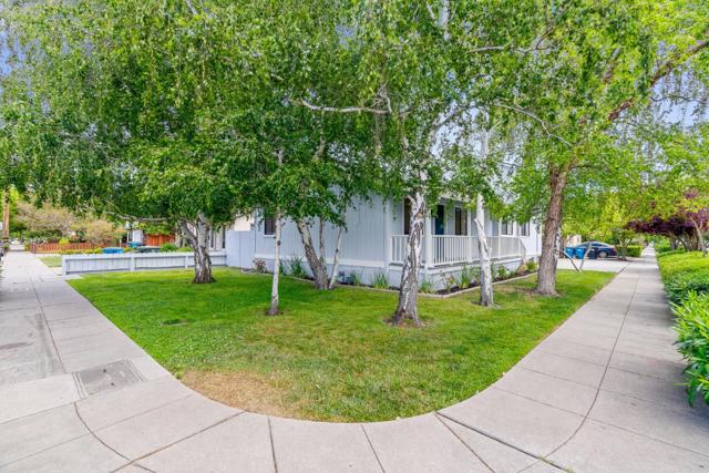 1105 Valota Road, Redwood City CA: https://media.crmls.org/mediaz/5b70124c-8b09-427b-aaf5-a0741673662a.jpg