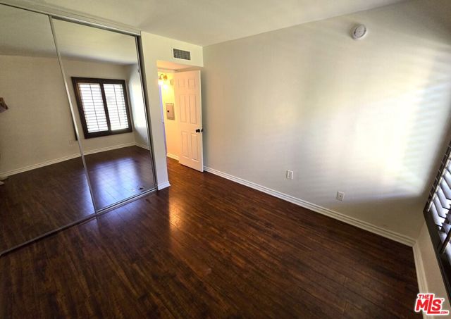 18350 Hatteras Street, Tarzana CA: https://media.crmls.org/mediaz/5b7090f2-5237-400f-9918-4801f74908f1.jpg