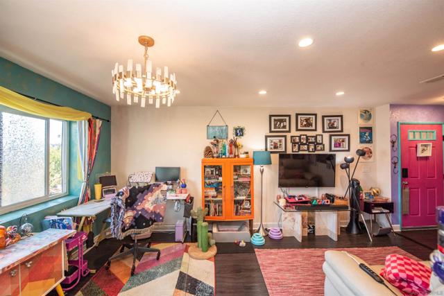 3295 Ocean View Blvd, San Diego CA: https://media.crmls.org/mediaz/5b70d334-ec98-475a-8d84-d65a6cbd3e6e.jpg