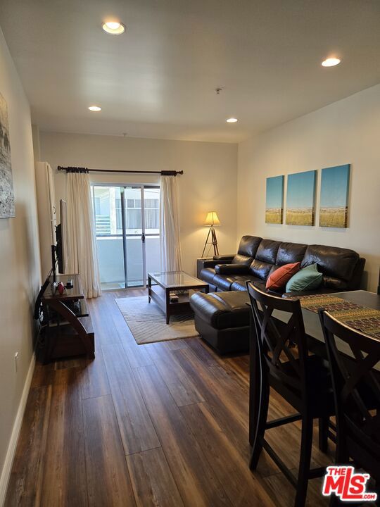 7100 Alvern Street, Los Angeles CA: https://media.crmls.org/mediaz/5b711cbc-9722-4e7c-ac20-1dce64372c16.jpg