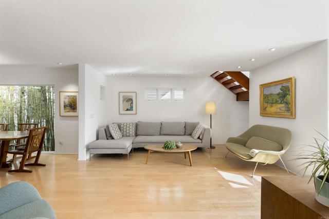 Detail Gallery Image 18 of 58 For 6028 Beaumont Ave, La Jolla,  CA 92037 - 5 Beds | 4 Baths