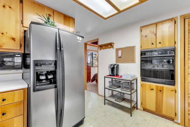 52402 Pine Ridge Road, Idyllwild CA: https://media.crmls.org/mediaz/5b72672d-6310-4bd0-9ce9-4e408bdd93be.jpg