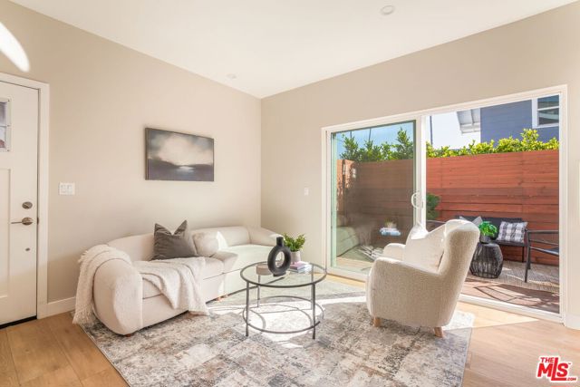 1016 S Bundy Drive, Los Angeles CA: https://media.crmls.org/mediaz/5b730c1c-fa61-493f-b1da-3d6fe9dce506.jpg
