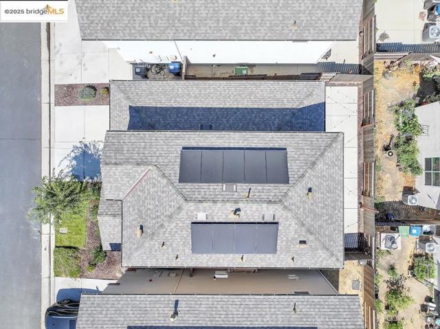 745 Bluestone Dr, Stockton CA: https://media.crmls.org/mediaz/5b73eb4e-ec1b-4bf8-9488-19041d27a993.jpg