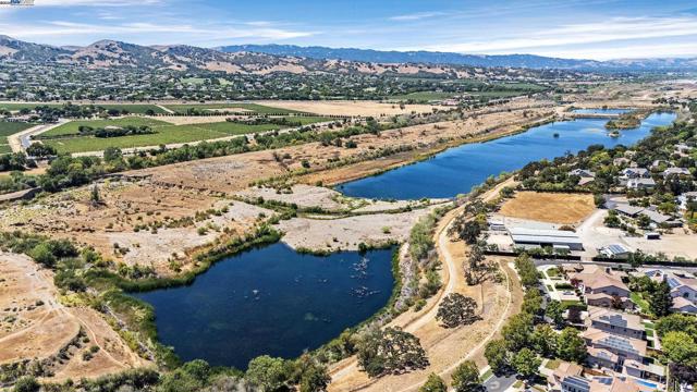 2461 Ancona Cir, Livermore CA: https://media.crmls.org/mediaz/5b746108-5711-49ac-8980-c5bc08b086ea.jpg