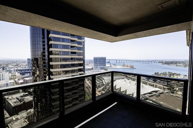 100 Harbor Drive, San Diego CA: https://media.crmls.org/mediaz/5b7534f1-b55f-4a19-ba03-3f50a45c61a0.jpg
