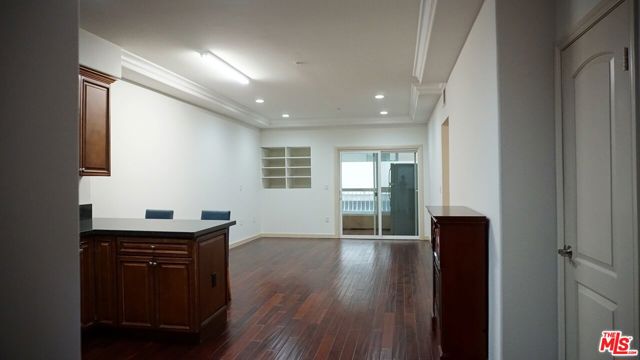 1037 S Fedora Street, Los Angeles CA: https://media.crmls.org/mediaz/5b757f6f-683a-44e9-b296-f063e5e034dd.jpg