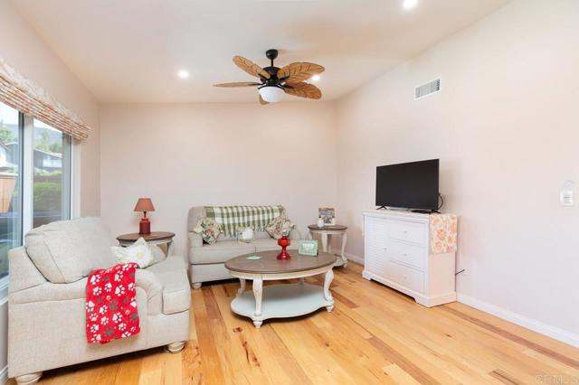 6714 Bedlow Ct, San Diego CA: https://media.crmls.org/mediaz/5b75b7b4-5f74-41e9-9ed7-43f5e6323dac.jpg