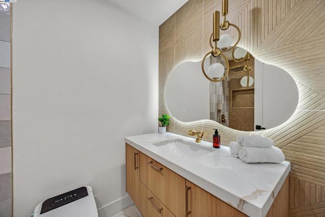 3156 San Joaquin, Union City CA: https://media.crmls.org/mediaz/5b7611f3-84df-4932-b6bd-53abaf9ad272.jpg