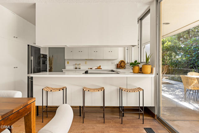 Detail Gallery Image 13 of 37 For 5511 Vista Canada Pl, La Canada Flintridge,  CA 91011 - 3 Beds | 2 Baths