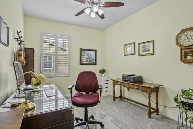 17019 Camino Marcilla, San Diego CA: https://media.crmls.org/mediaz/5b771ee3-8440-4898-b61e-dfd591354e7b.jpg