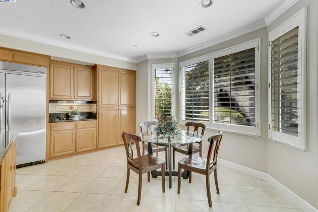 Image 19 of 58 For 2597 Ancona Cir