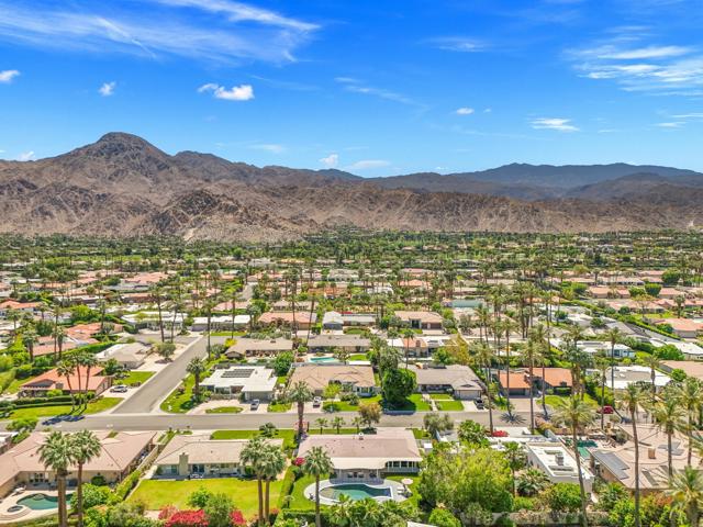 75322 Desert Park Drive, Indian Wells CA: https://media.crmls.org/mediaz/5b77dffb-aa99-48f4-84bf-ea3239d5bf01.jpg